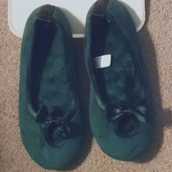 isotoner Shoes - Vintage Isotoner pillow step forest green house slippers shoes